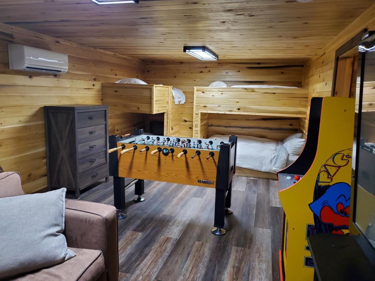 Luxury Cabin W/ Game Room & Hot Tub At Cave Run Lake Wellington Exterior photo