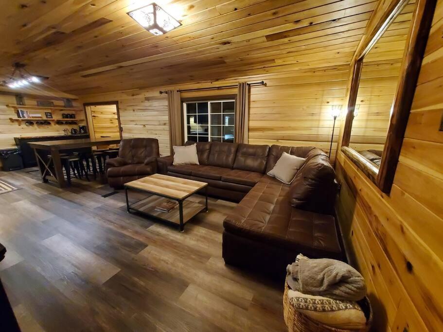 Luxury Cabin W/ Game Room & Hot Tub At Cave Run Lake Wellington Exterior photo